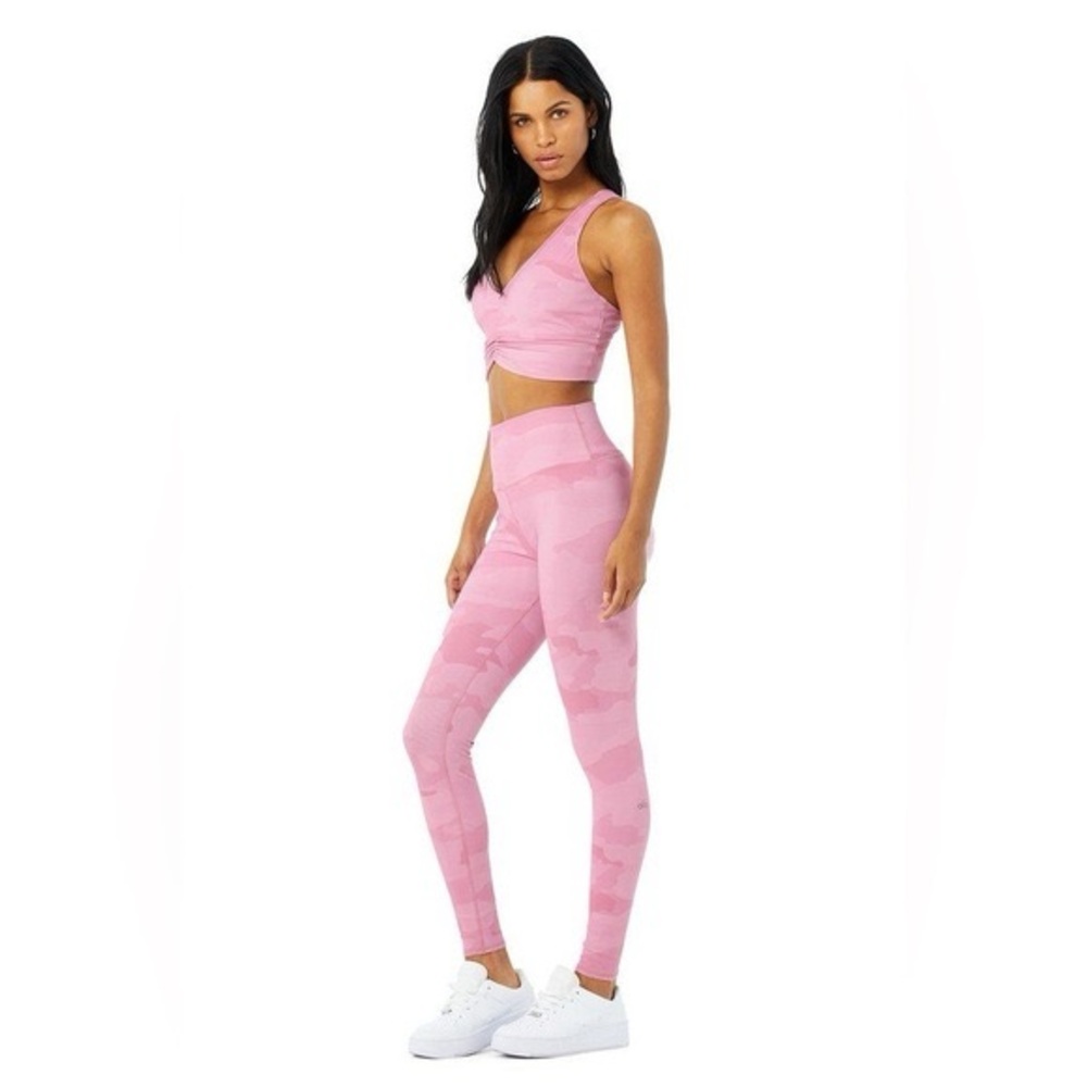 Alo Yoga High‎ Waist Vapor Legging in Ballet Milk Pink Camouflage Medium